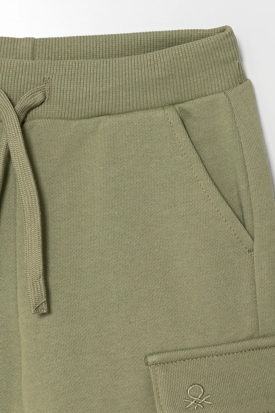 CHLAPEC Dětské bavlněné tepláky United Colors of Benetton 3UNIGF045.P.Seasonal zelená