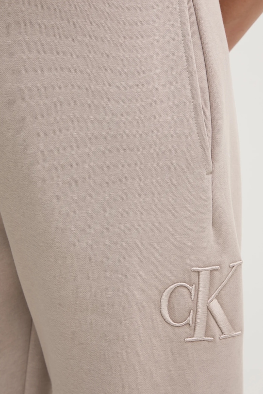 Спортен панталон Calvin Klein Jeans бежов J20J224841