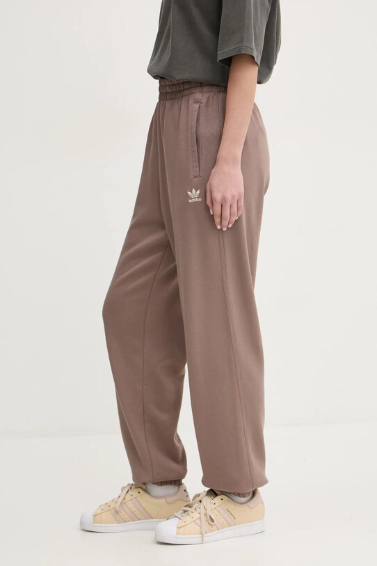 Pamučni donji dio trenirke adidas Originals Essential smeđa JD1523