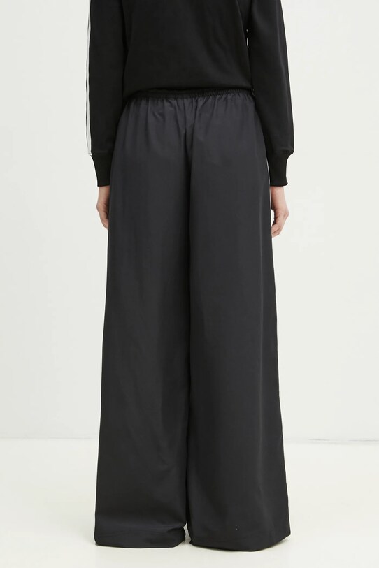 Odzież adidas Originals spodnie dresowe OVERSIZED TP JD3390 czarny
