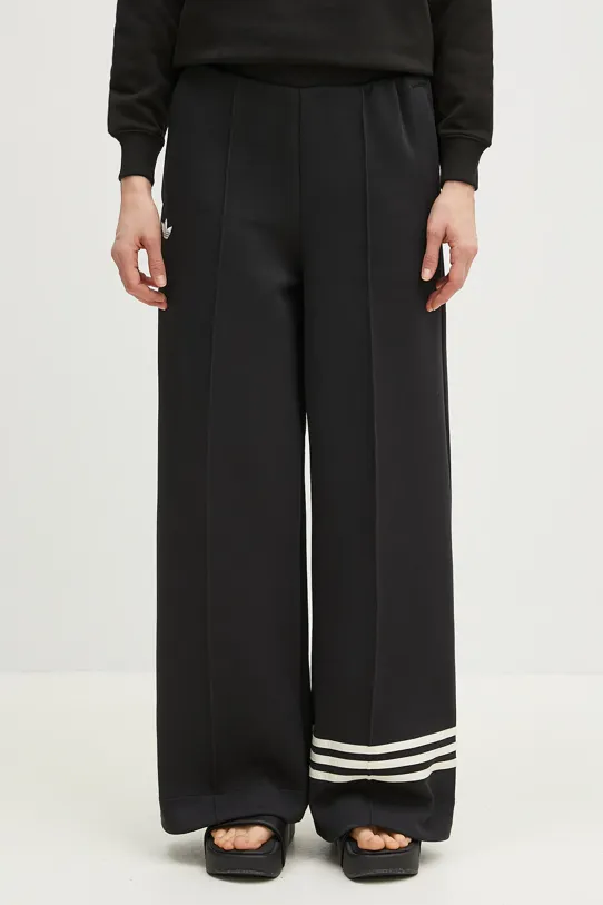 Tepláky adidas Originals Neuclassics nášivka černá JI8516