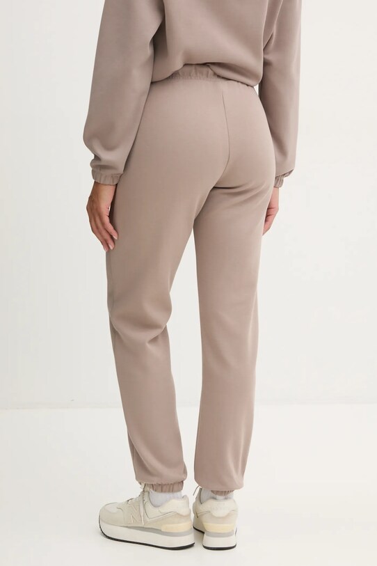 Abbigliamento Guess pantaloni della tuta ROBERTA V5RB13.KC3D2 beige