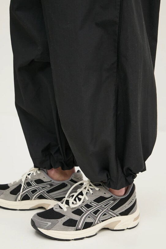 adidas melegítőnadrág City Escape JY0514 fekete