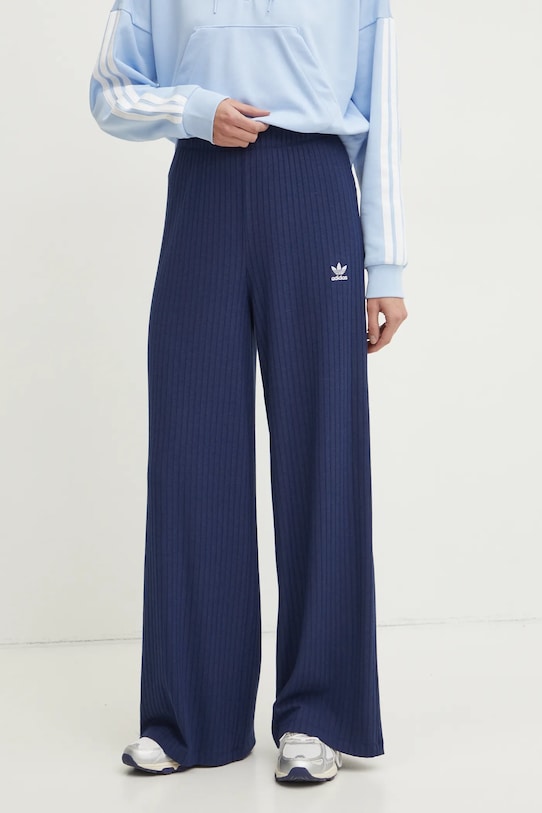 Спортивні штани adidas Originals Essential аплікація темно-синій JD1496