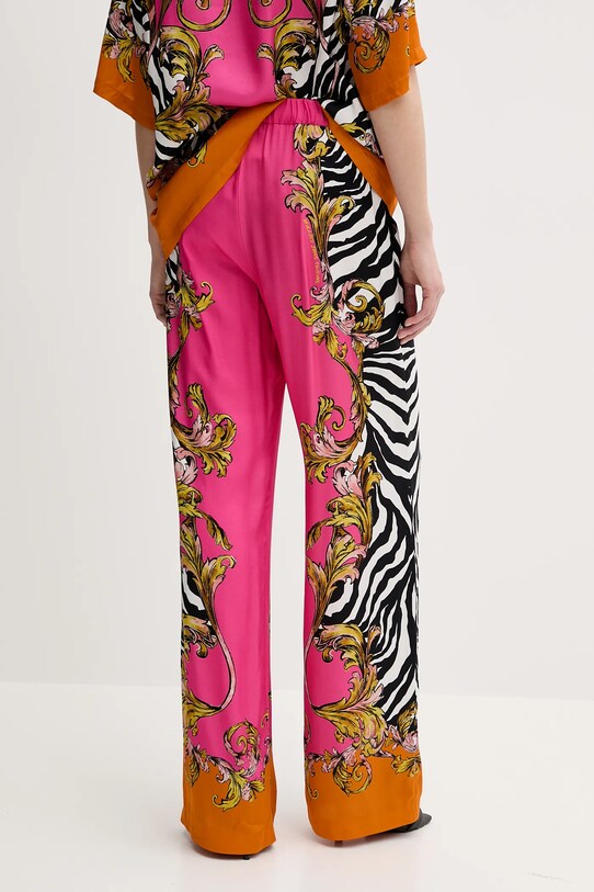 Odzież Versace Jeans Couture spodnie 78HAA1P2.NS653 różowy