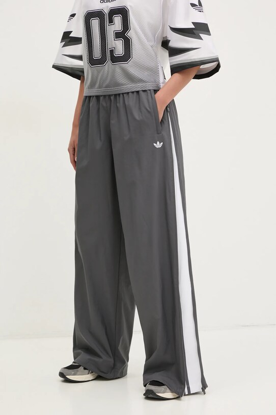 adidas Originals pantaloni della tuta WOVEN TP tessuto grigio JY8880
