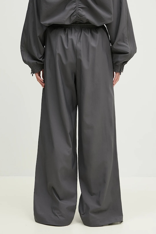 Îmbrăcăminte adidas Originals pantaloni de trening WOVEN TP JY8880 gri