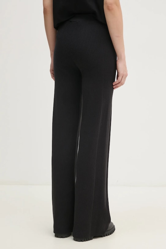 Odzież Calvin Klein Jeans spodnie J20J225336 czarny