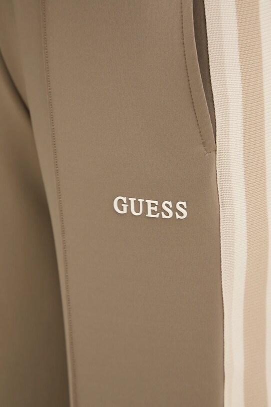 Спортен панталон Guess YARROW V5GB12.KCRU2 зелен