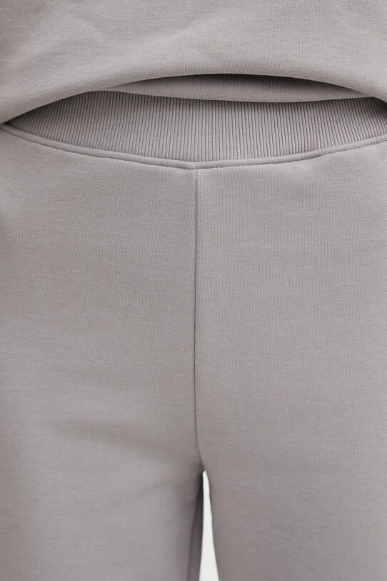 La Mania pantaloni de trening bej LARRY
