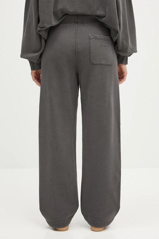 Odzież Carhartt WIP spodnie dresowe bawełniane Benton Sweat Pant I034513.89GD szary