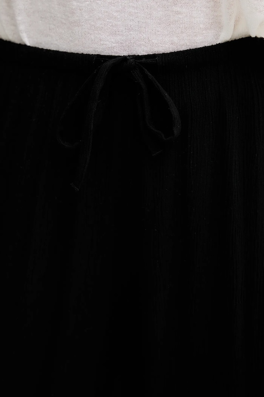 United Colors of Benetton spodnie czarny 4VW95F00C