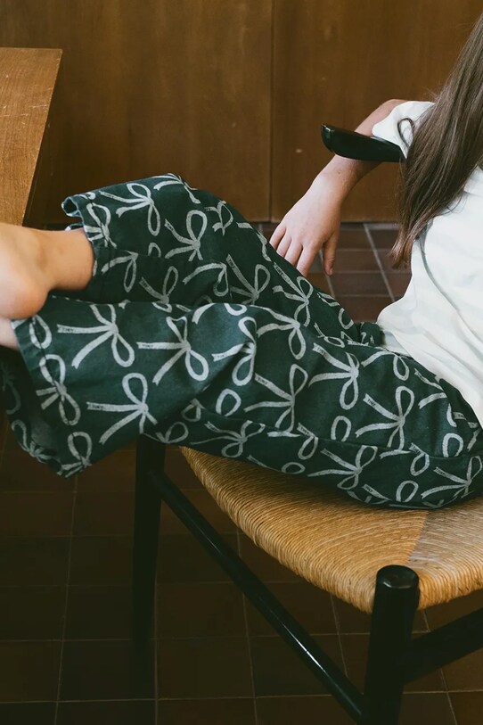 Dievča Detské nohavice Tinycottons BOWS PANT SS25.237 modrá