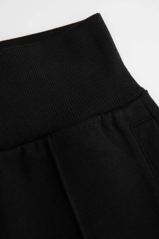 Fete Coccodrillo pantaloni de trening din bumbac pentru copii WC5120102MGJ negru