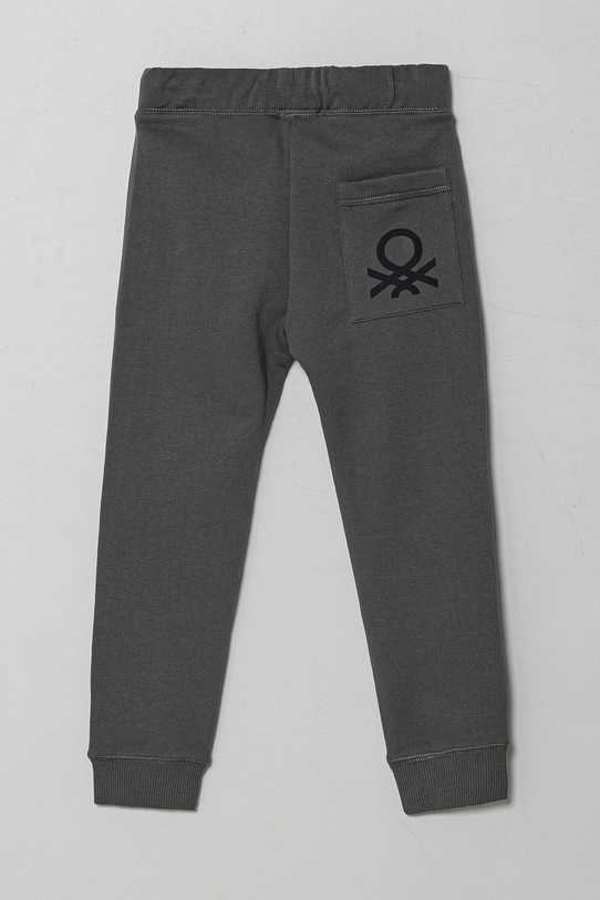 Detské bavlnené tepláky United Colors of Benetton 3J68CF058.G.Season.PPYA sivá SS25