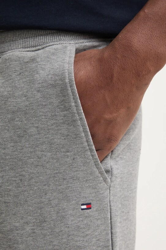 Хлопковые шорты Tommy Hilfiger серый MW0MW37240