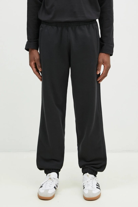 Памучен спортен панталон adidas Originals Essential памук черен JC9575