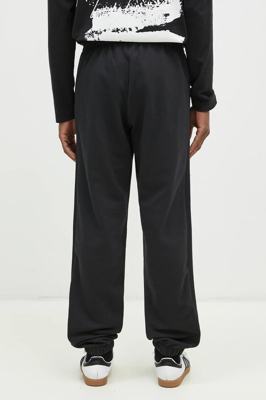 Дрехи Памучен спортен панталон adidas Originals Essential JC9575 черен