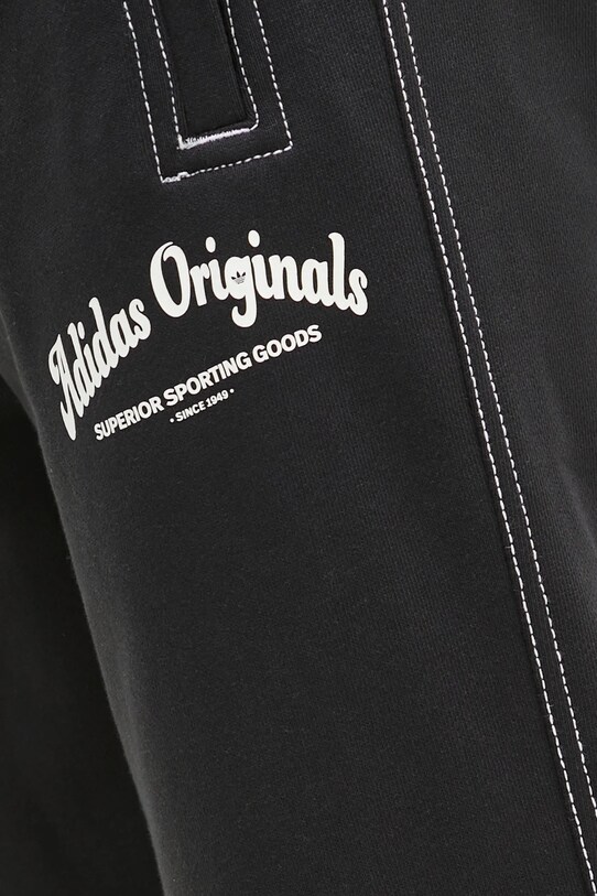 Памучен спортен панталон adidas Originals Wabash черен JP4487