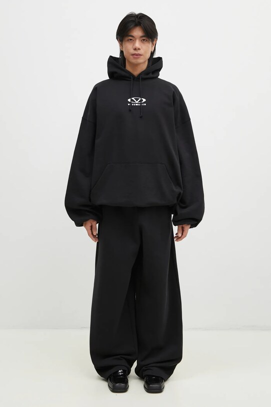 Tepláky VETEMENTS Embroidered Logo UA66SP630B čierna