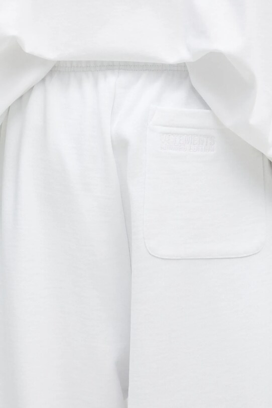 Donji dio trenirke VETEMENTS Embroidered Logo bijela UA66SP630W