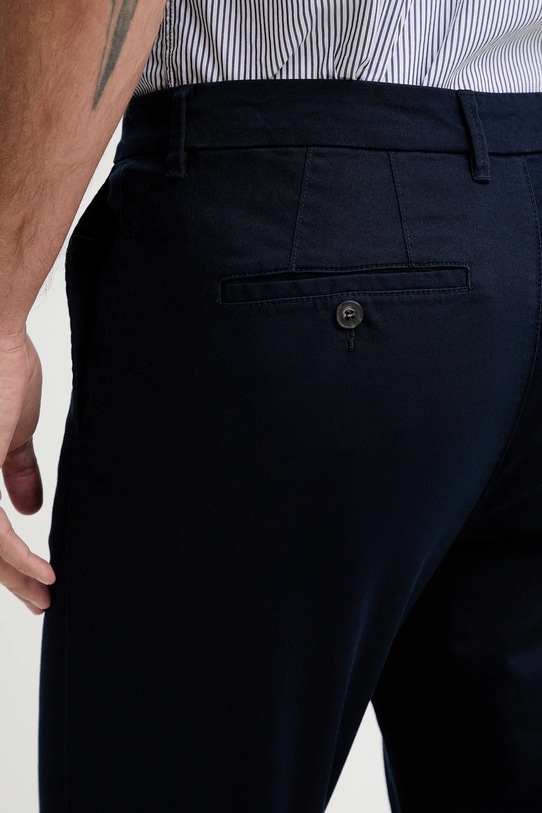 Hlače United Colors of Benetton mornarsko plava 4FN2UF04P