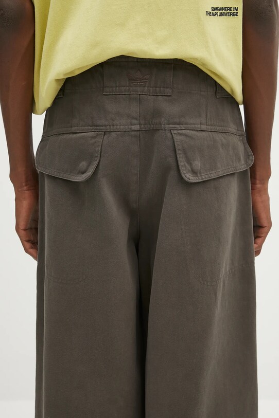 Bavlnené nohavice adidas Originals P Ess C Pt zelená JD3339