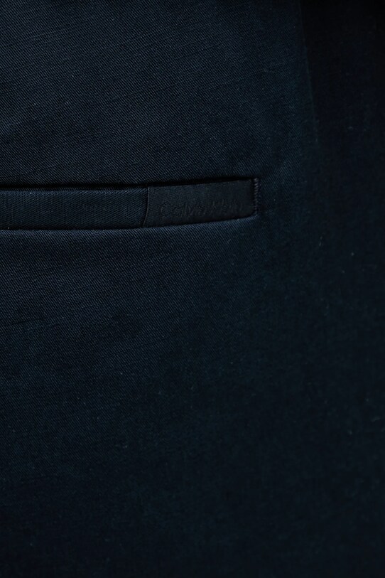 Calvin Klein spodnie z domieszką lnu granatowy K10K114403