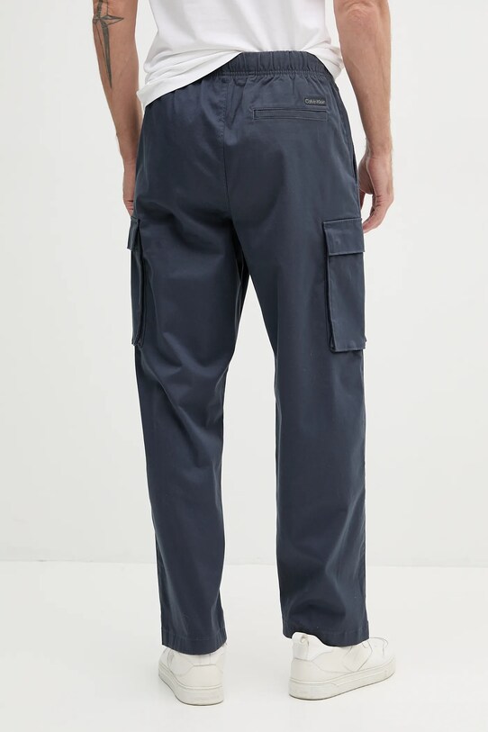 Odzież Calvin Klein Jeans spodnie LV040EM616 granatowy