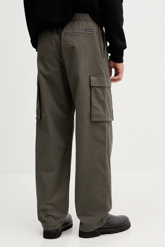 Odzież Calvin Klein Jeans spodnie LV040EM616 szary