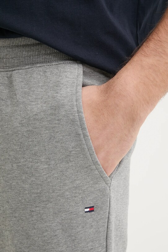 Bavlnené tepláky Tommy Hilfiger sivá MW0MW37236