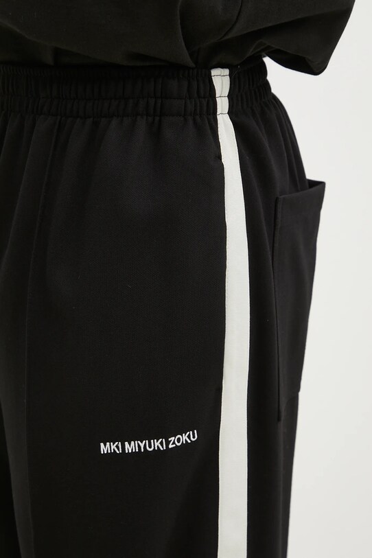 MKI MIYUKI ZOKU pantaloni de trening Wide Fit Poly Track Pants negru WIDE.FIT.POLY.TRACK.PAN
