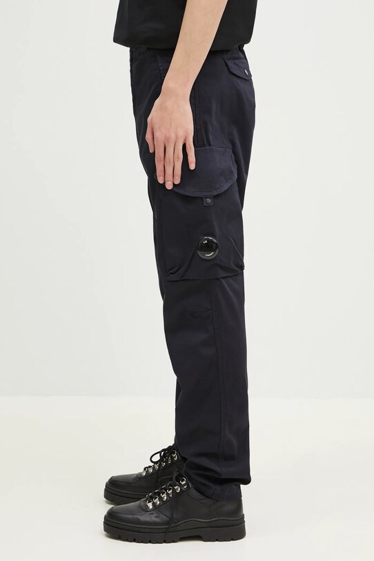 Hlače C.P. Company 18CMPA058A005694G. mornarsko plava SS25