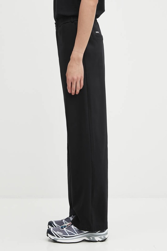 Памучен панталон Pangaia DNA Interlock Trouser 10002443 черен SS25