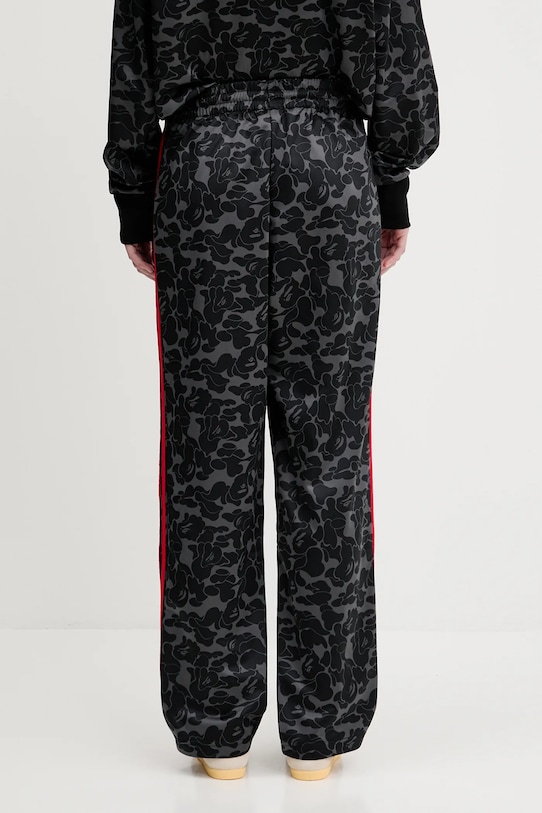 adidas Originals x BAPE SSTR PACK spodnie dresowe JN7125