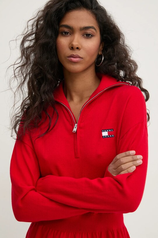 Tommy Jeans sukienka z domieszką wełny czerwony DW0DW19480