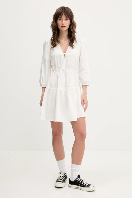 Βαμβακερό φόρεμα Tommy Jeans λευκό DW0DW20341