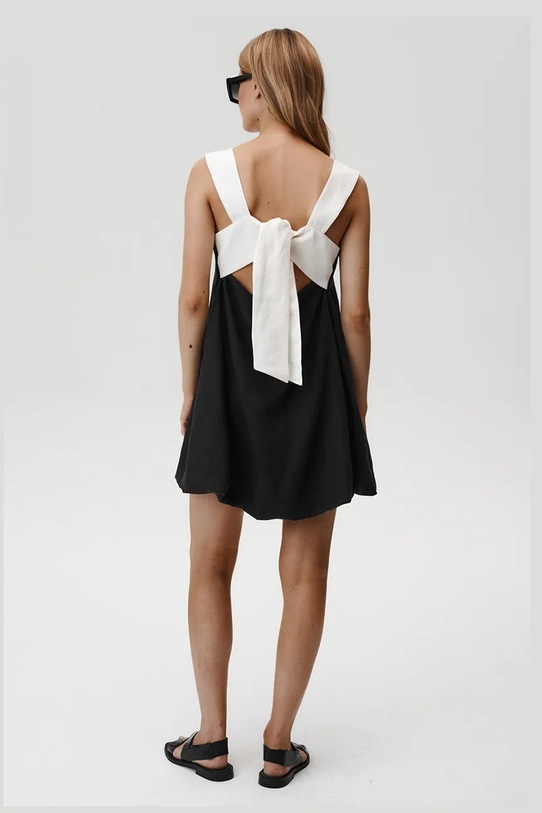 Odzież Undress Code sukienka lniana Daisy Dress 897 czarny