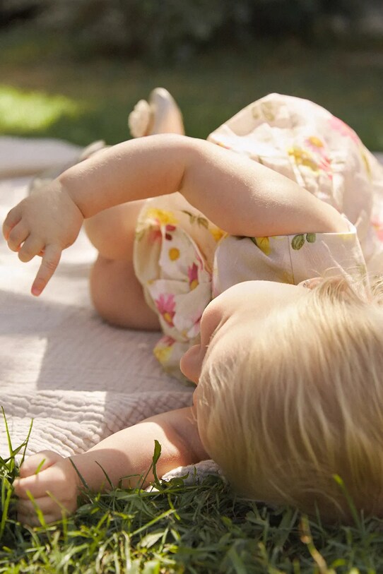 Lanena obleka za dojenčke Mayoral Newborn 1863.2K.Newborn.PPYH rumena