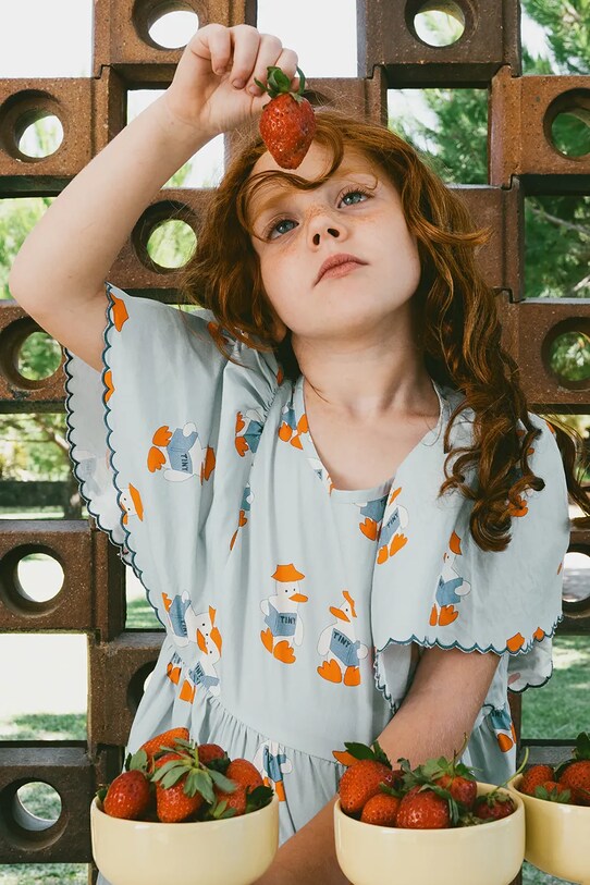 Dětské bavlněné šaty Tinycottons READERS DRESS modrá SS25.180