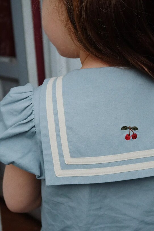 Konges Sløjd sukienka bawełniana dziecięca CELEBRATION ALLIE SAILOR DRESS GOTS KS103567