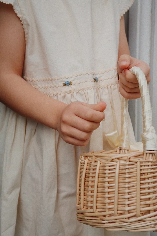 Konges Sløjd sukienka bawełniana dziecięca CELEBRATION AALIYAH DRESS GOTS bawełna beżowy KS103576