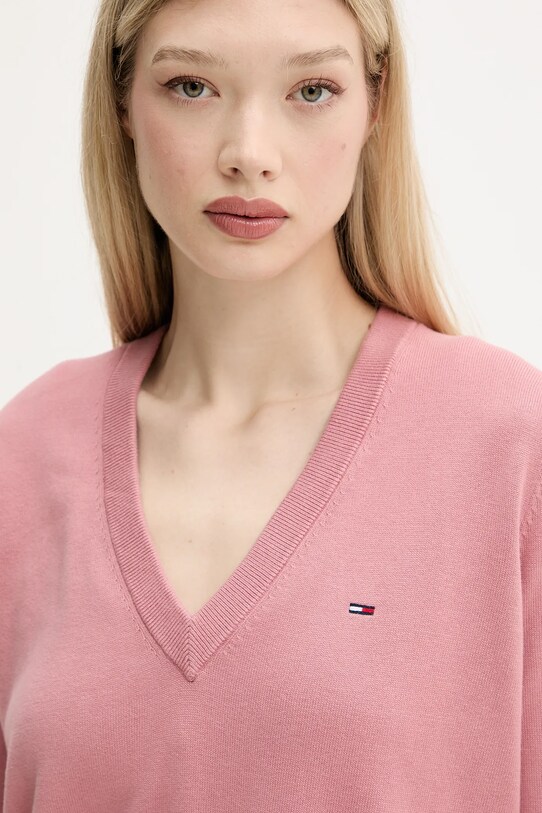 Хлопковый свитер Tommy Jeans розовый DW0DW19888