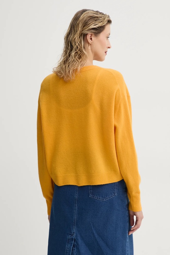 Oblečenie Vlnený sveter American Vintage RAX18AE25 žltá