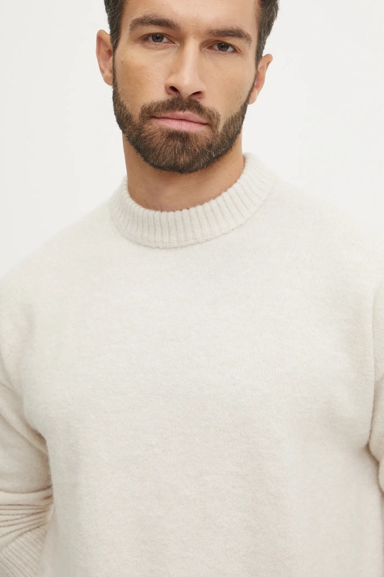 Calvin Klein Jeans sweter z domieszką wełny beżowy J30J326737