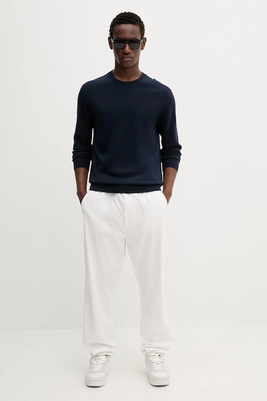 Bavlněný svetr Calvin Klein LV040BM343 námořnická modř AW25