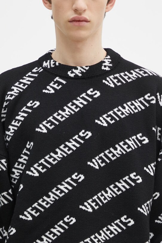 VETEMENTS pulover de lana Monogram negru UA66KN150B