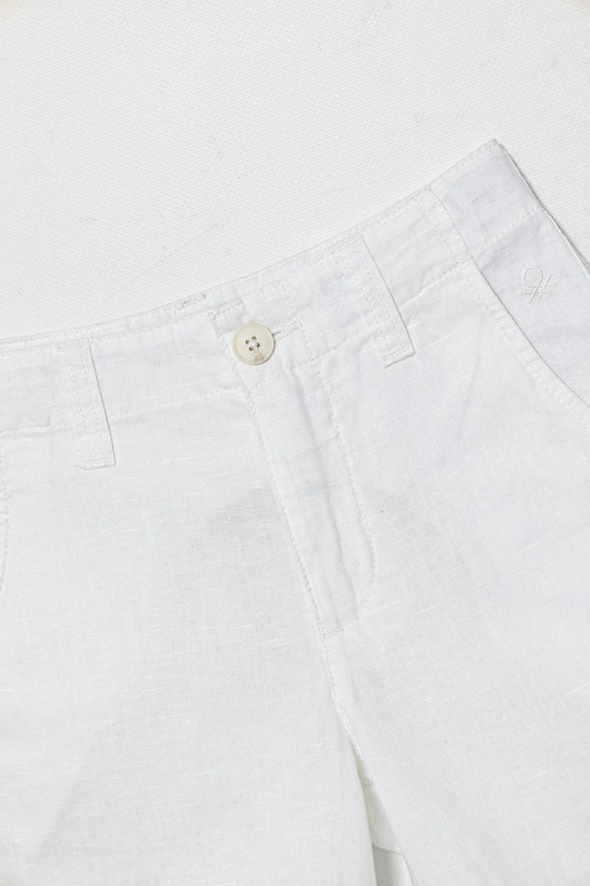Dječaci Dječje lanene kratke hlače United Colors of Benetton 43WBC901E.G.Seasonal bijela