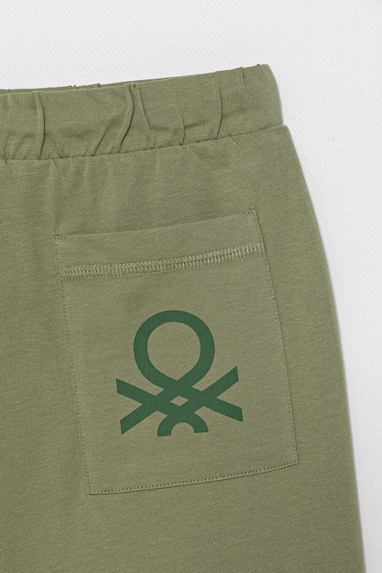 CHLAPEC Dětské bavlněné šortky United Colors of Benetton 3BL0C903L.G.Seasonal zelená