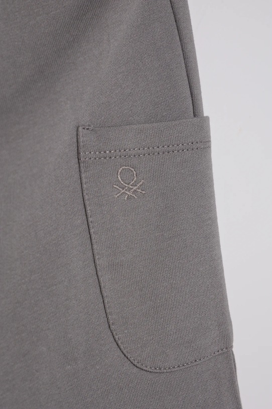 Αγορίστικα Παιδικό βαμβακερό σορτς United Colors of Benetton 39DJG901C.P.Seasonal γκρί